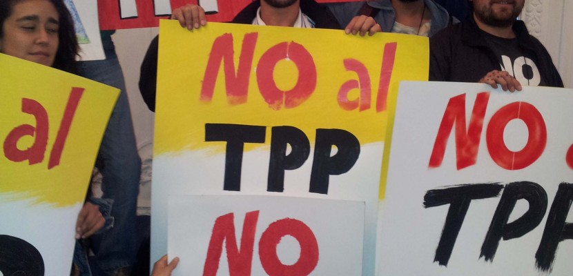 Pancartas No TPP en el encuentro "AguANte la Vida" 8 de noviembre